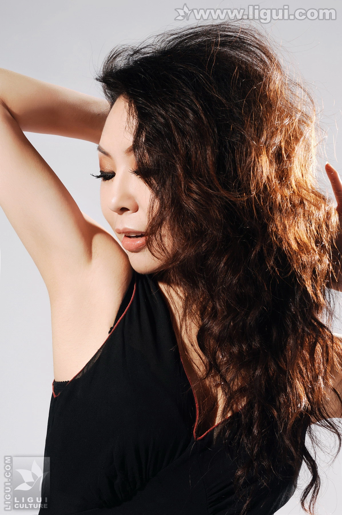 2009.07.08 亮丽熟女的黑色香水情缘 Model 冰清 1